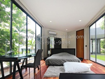HHo-140600-26 Loft style house / home office with private pool in Sukhumvit near BTS Promphong, Wattana, Bangkok for rent.