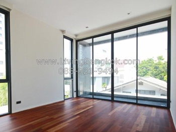HHo-140600-26 Loft style house / home office with private pool in Sukhumvit near BTS Promphong, Wattana, Bangkok for rent.