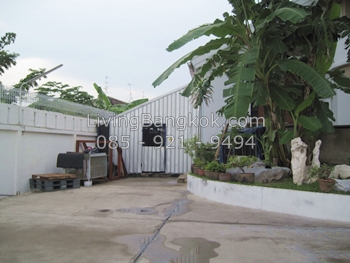 Sukhumvit – Large Single House Home Office On Large Land For Sale.