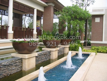 H-091100-03-Beautiful new house with 202 sqm of house size, and 340 sqm of lot size (3 bedrooms/ 3 bathrooms) in nice quite gated Sretsiri community