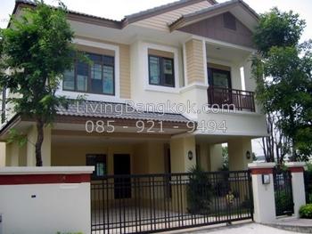 H-091100-03-Beautiful new house with 202 sqm of house size, and 340 sqm of lot size (3 bedrooms/ 3 bathrooms) in nice quite gated Sretsiri community